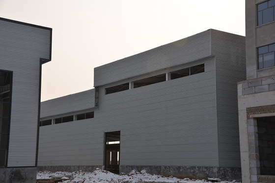 Vertiente industrial prefabricada de la construcción de Warehouse del marco de acero del OEM Q345B