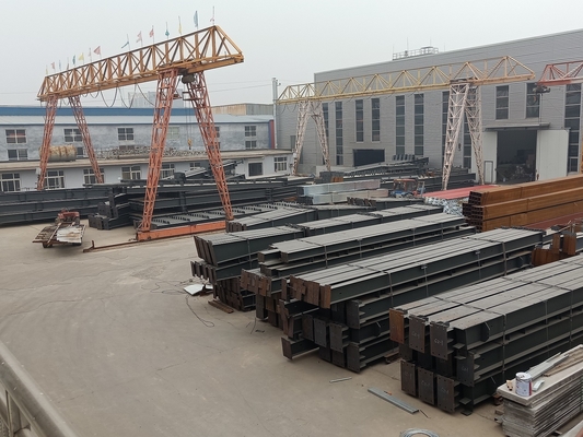 El panel de bocadillo galvanizó la construcción de acero prefabricada los 2M To el 12M Height