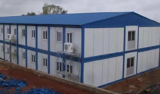 Chalet prefabricado moderno insonoro de la casa de marco de acero del indicador de la luz del ODM