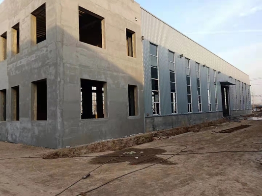 Casa prefabricada sostenible de las aves de corral de Warehouse de la estructura de acero del hangar de la casa de pollo