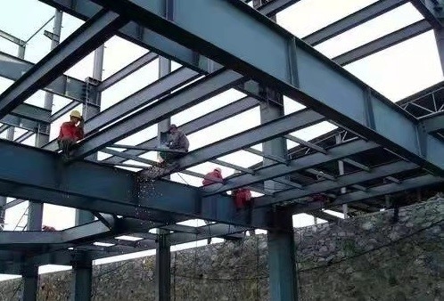 Los edificios de marco de acero prefabricados reciclables acanalaron el estadio prefabricado de la hoja